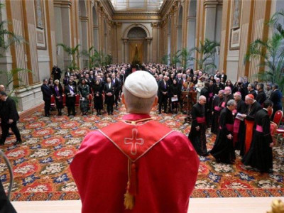 Vatican Diplomacy in an Age of Estrangement, Power Politics, and War