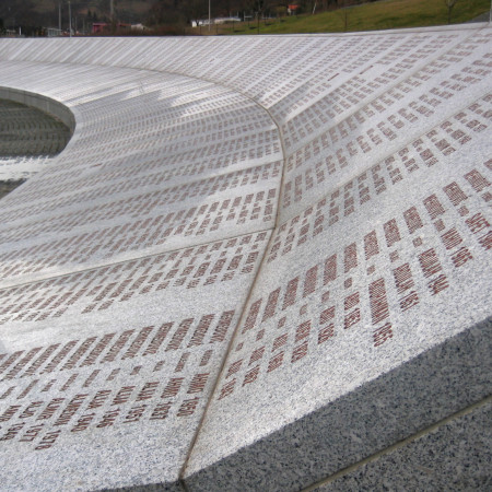 Srebrenica_massacre_memorial_wall_of_names__ credit MichaelBueker 