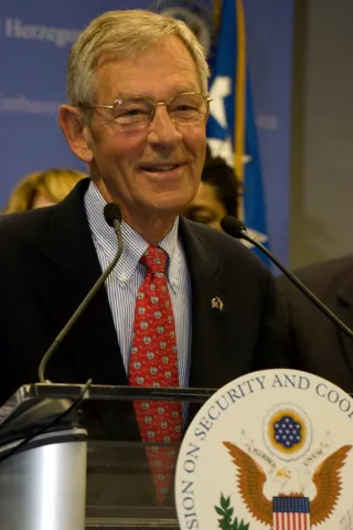 Voinovich 